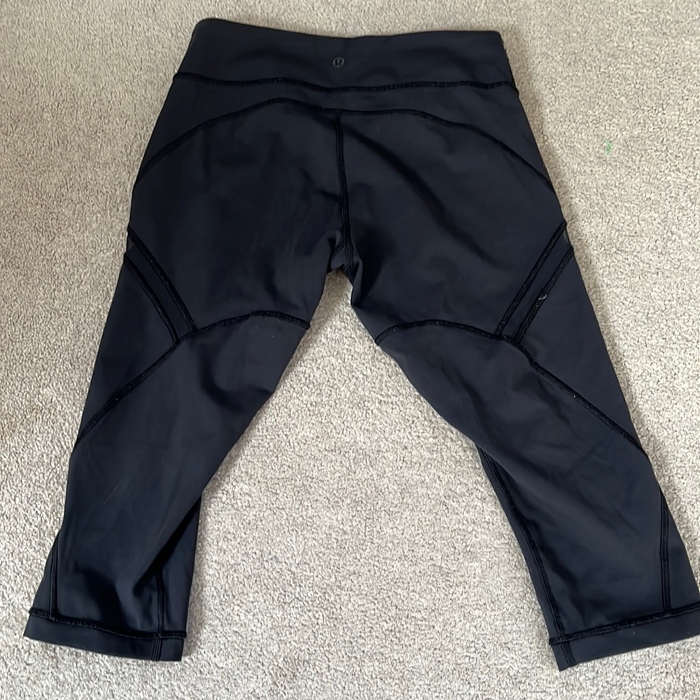Lululemon mesh crop work out pants
